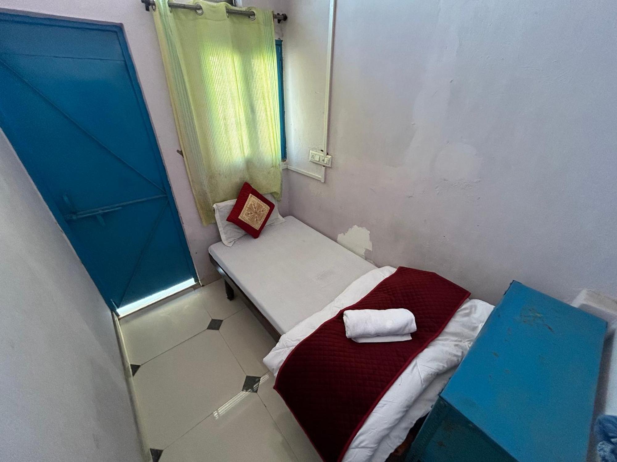 Ashish Guest House, Goverdhan Vilas Udaipur Ngoại thất bức ảnh