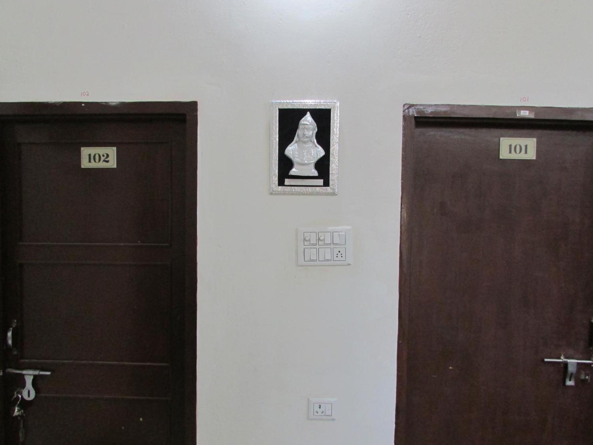 Ashish Guest House, Goverdhan Vilas Udaipur Ngoại thất bức ảnh