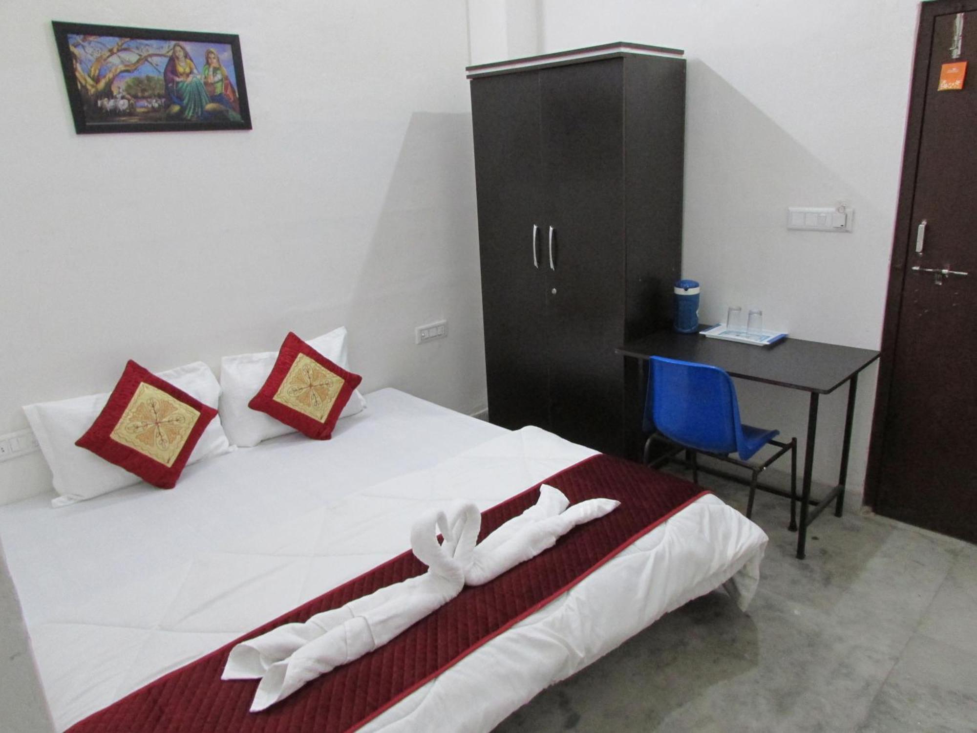 Ashish Guest House, Goverdhan Vilas Udaipur Ngoại thất bức ảnh